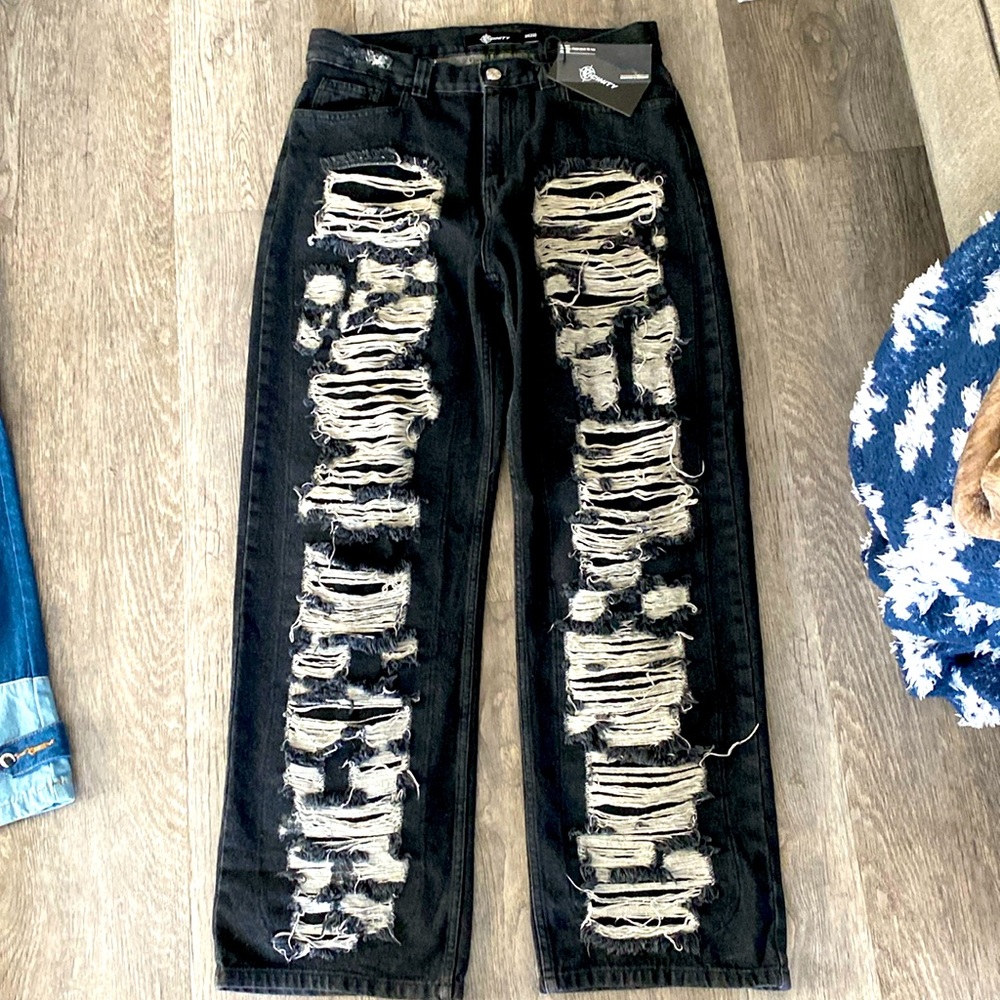 Vicinity ripped jeans